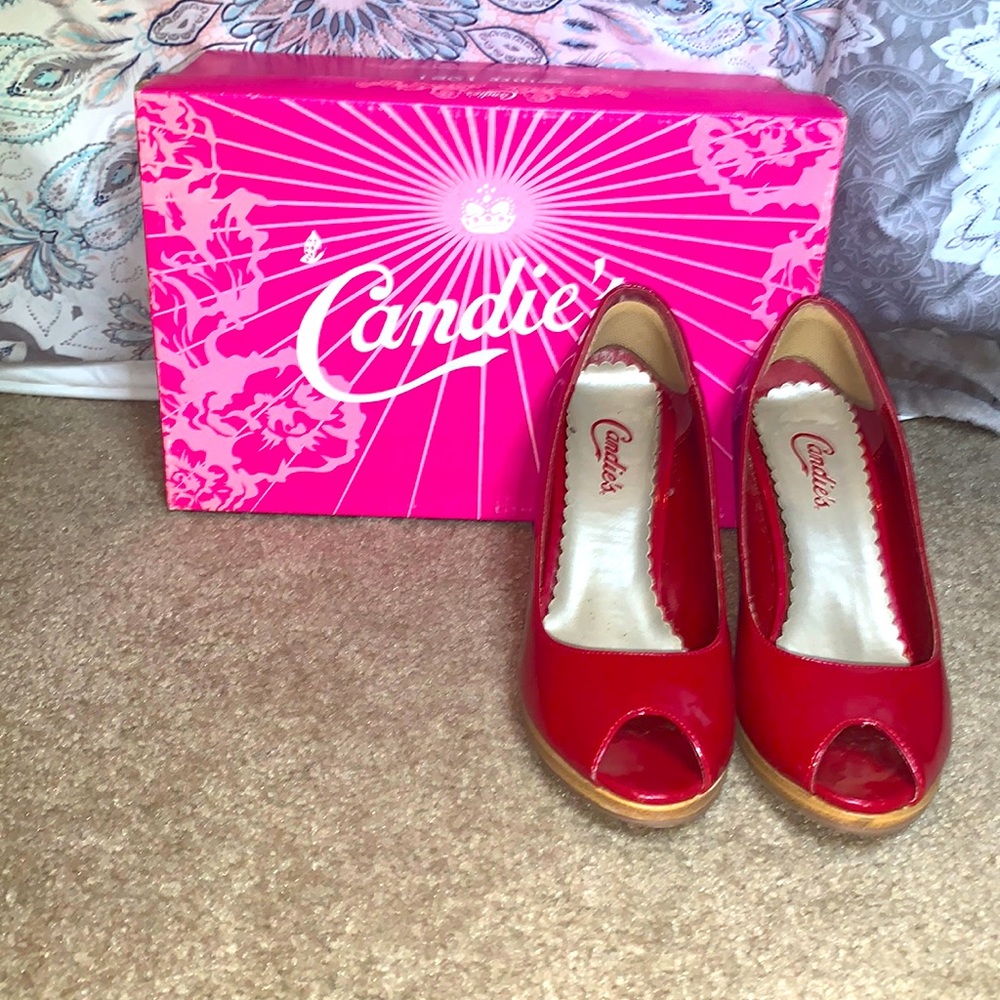 Open toed pumps
